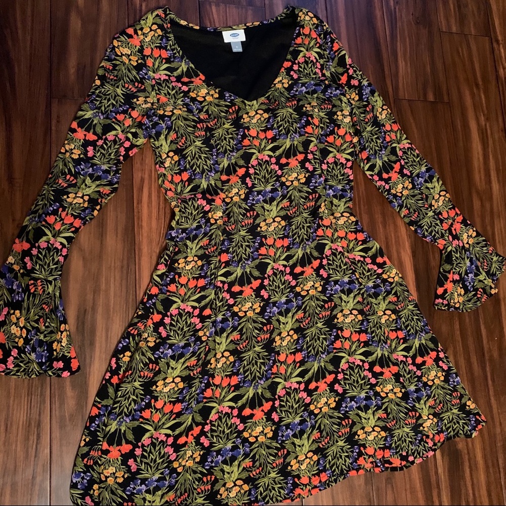 Old Navy Deep Floral Bell Sleeve Dress size 0
